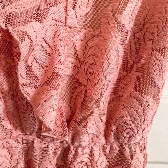 Sleeveless lace sundress - Picture 2 of 4